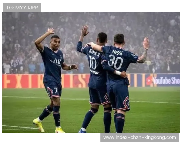 阿尔莫央替补上场打入反超关键球