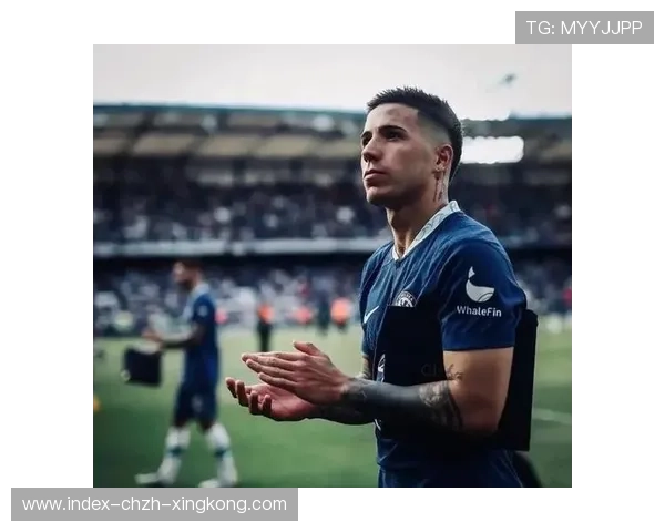 恩佐精准挑传撕裂防线，切尔西前场展现压迫力