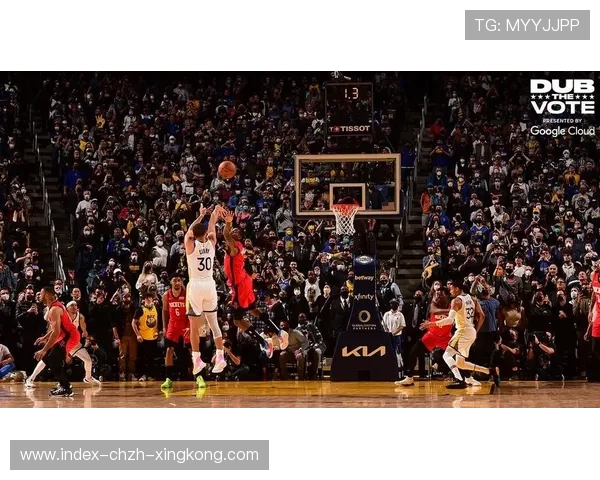 库里压哨出手，金州勇士掌控节奏